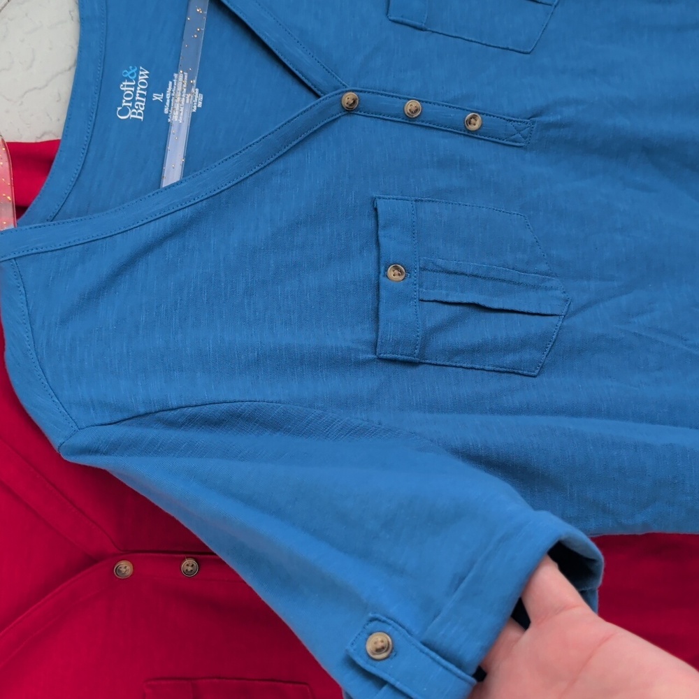 Pair of Croft & Barrow Casual Ladies V neck cuffed sleeve shirts | Size XL - Picture 4 of 8